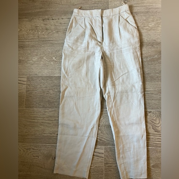 Light grey Wilred linen pants. Size 4. - Picture 3 of 5